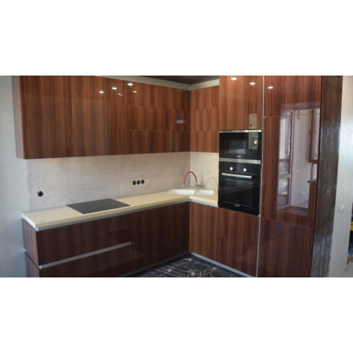 КУХНЯ А-028 с высокоглянцевыми фасадами